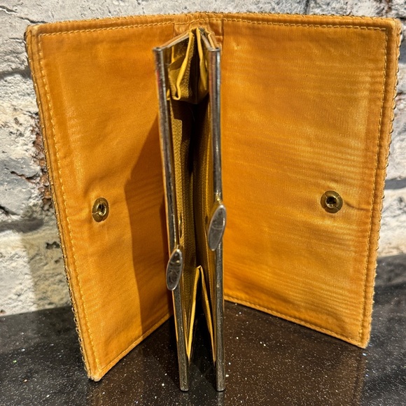 Vintage Gold Mesh Wallet - Picture 5 of 12